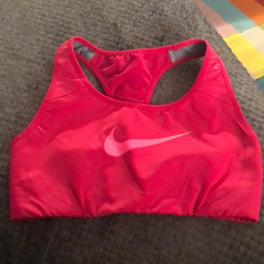 🔹 4 for $30 Nike sports bra